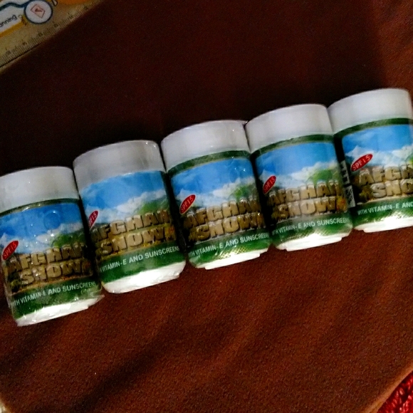 AFGHAN SNOW Other - 5 AFGHA SNOW Moisturizing & Vanishing Cream SPF 15